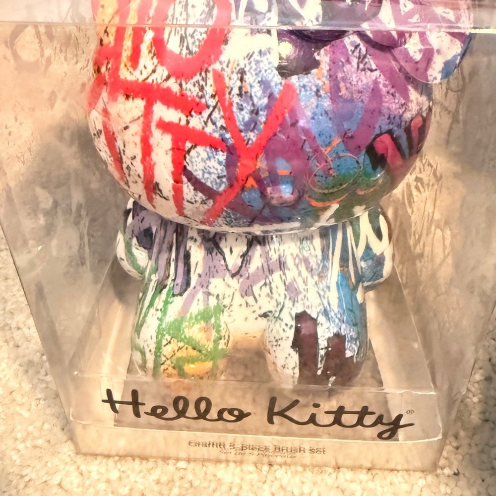 Hello Kitty Graffiti Brush Set.
